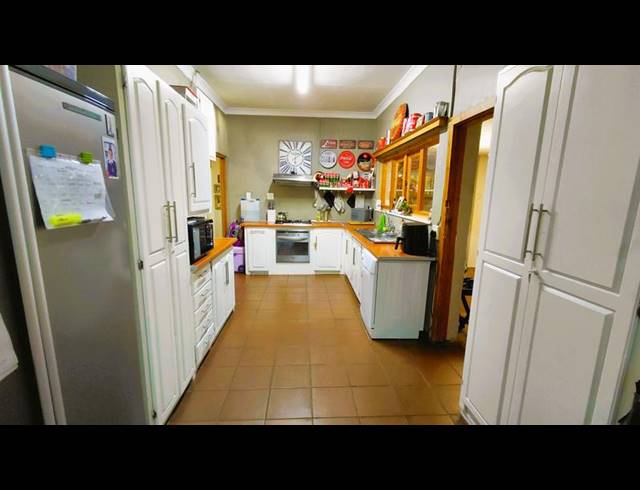 4 BEDROOM HOUSE FOR SALE IN BAYSWATER